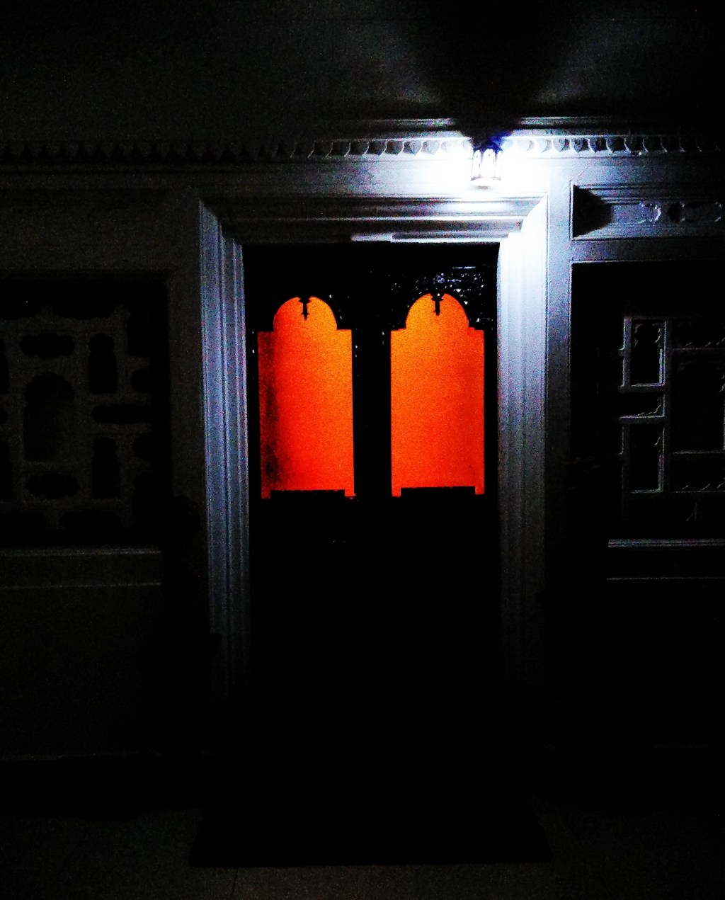 Maharaja Suite door at Sheesh Mahal, Orchha, Madhya Pradesh
