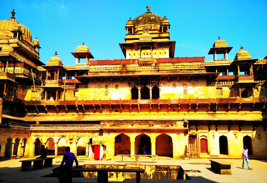 symmetry, jahangir mahal, combination, mughal architecture, rajput architecture, emotion, orchha fort, orchha