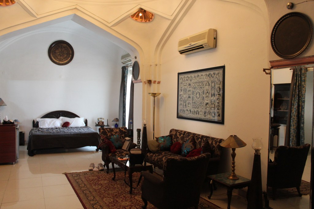 maharaja suite, sheesh mahal, orchha, madhya pradesh, india, indulge