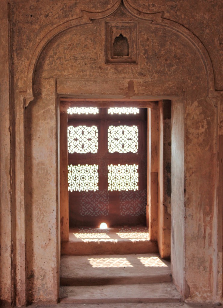 history, emotion, jahangir mahal, orchha fort, orchha