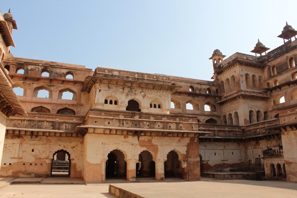 orchha fort, competition, market, orchha, madhya pradesh