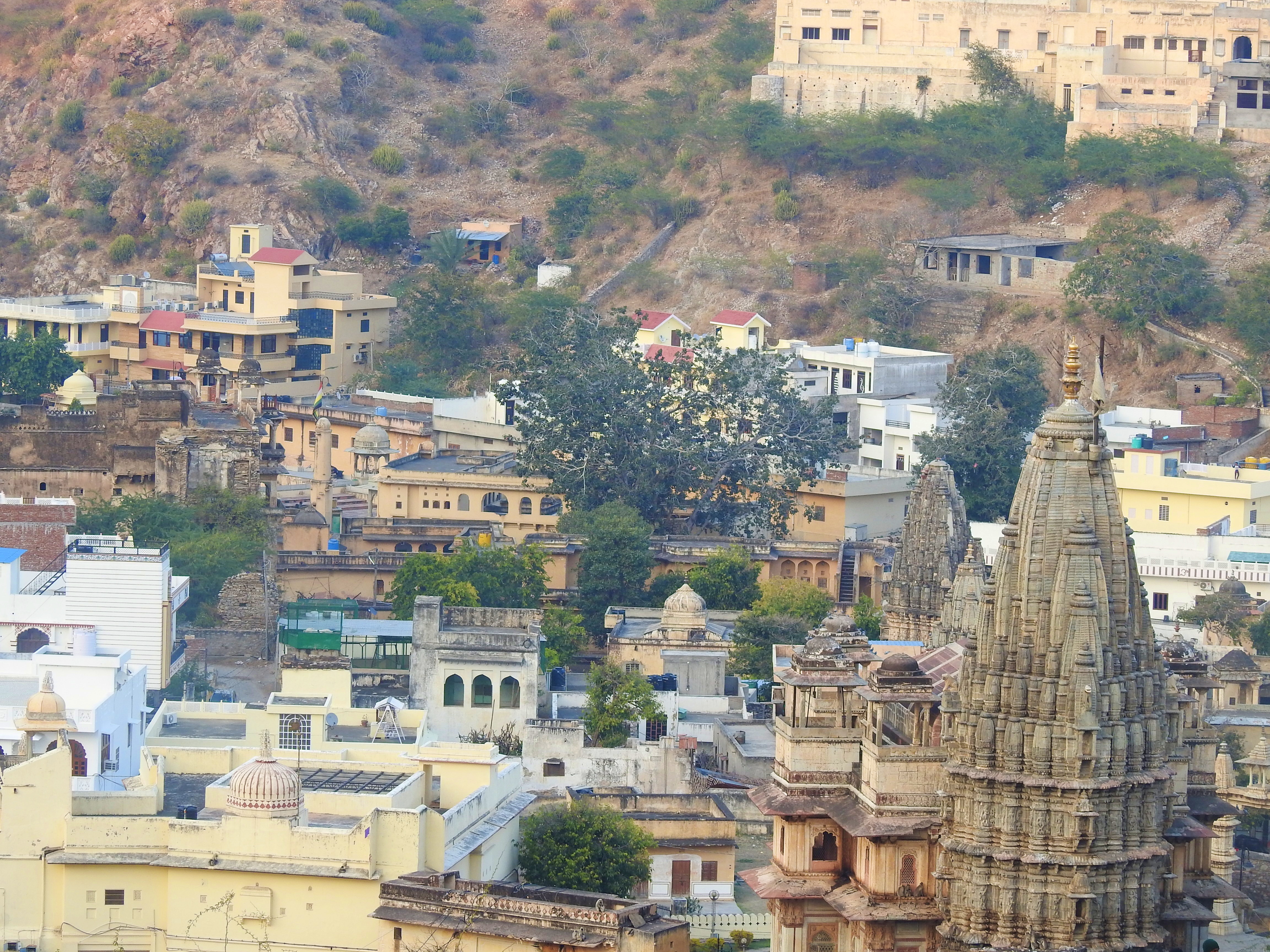 town of 365 temples, Amer