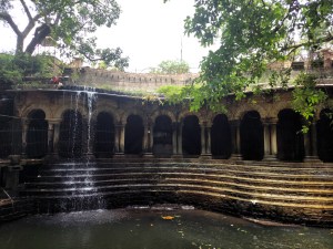 A natural waterfall tank