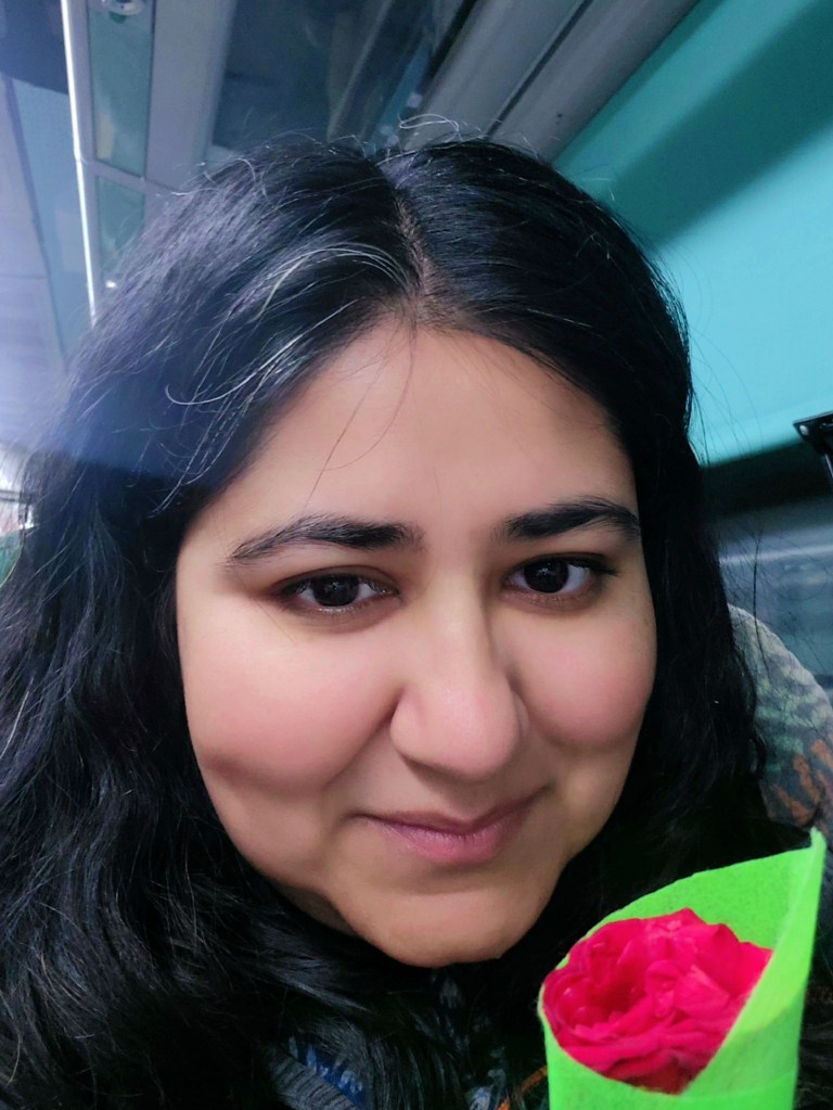 rose, train, swarn shatabdi express, indian railways, delhi, lucknow